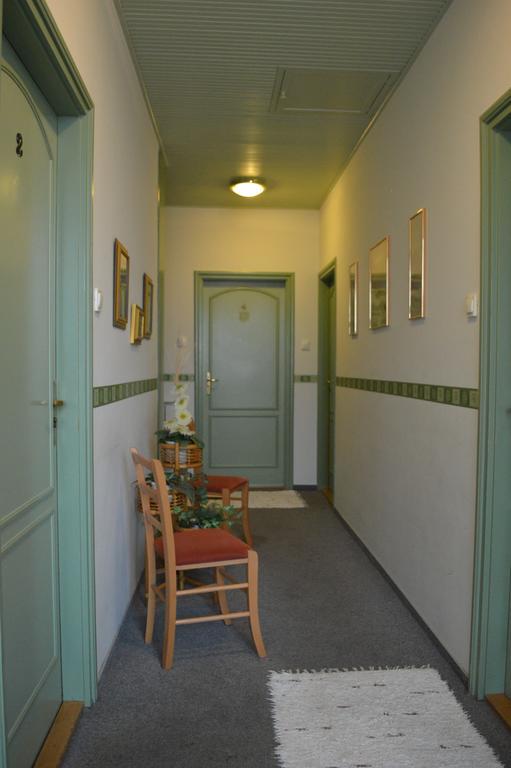 Muskatli Panzio Bed & Breakfast Győr Eksteriør bilde