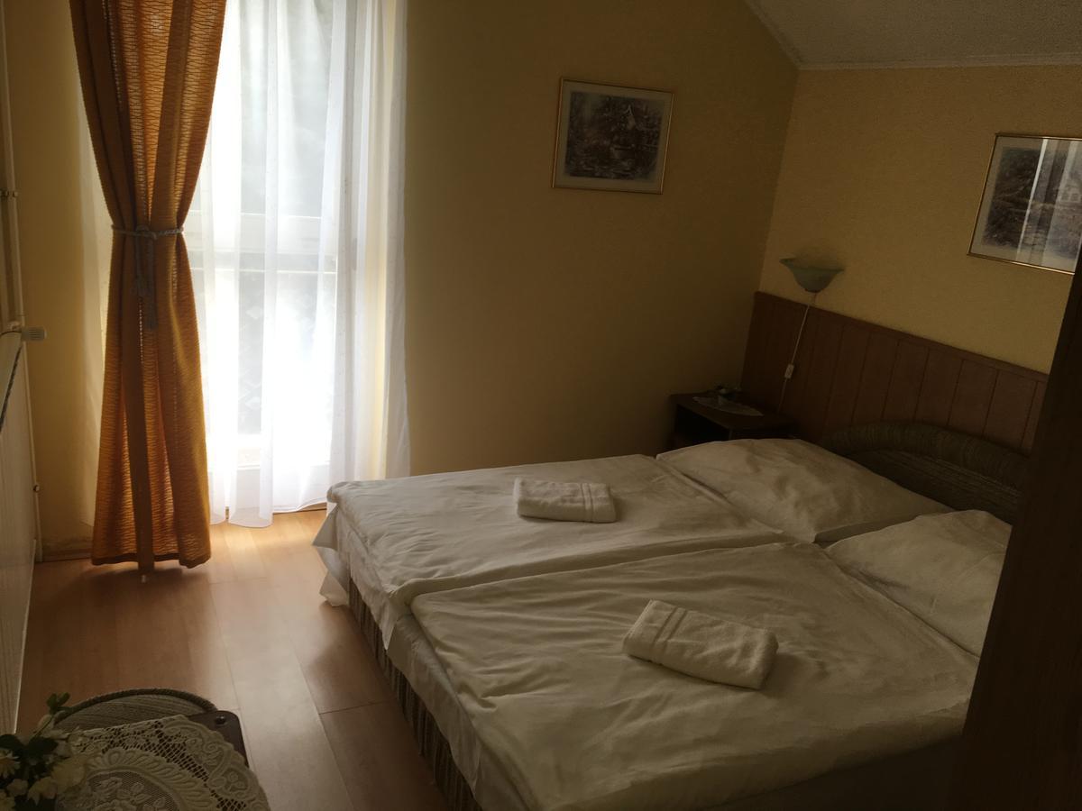 Muskatli Panzio Bed & Breakfast Győr Eksteriør bilde