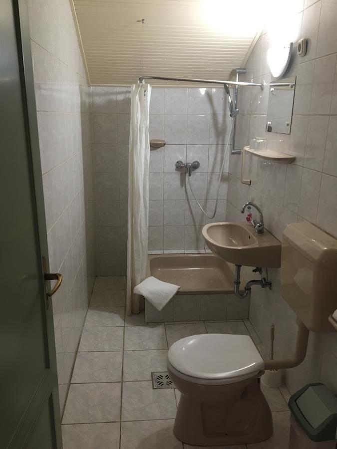 Muskatli Panzio Bed & Breakfast Győr Eksteriør bilde