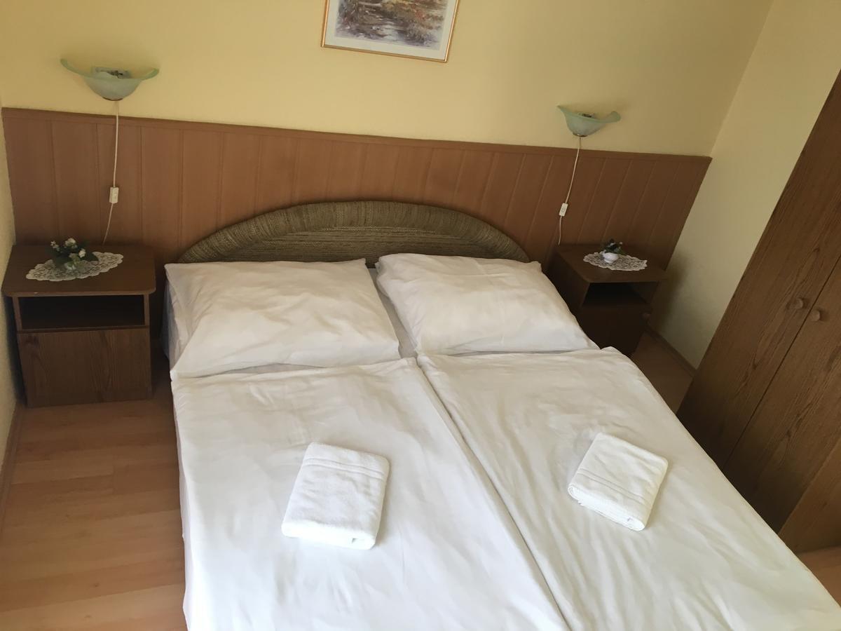 Muskatli Panzio Bed & Breakfast Győr Eksteriør bilde