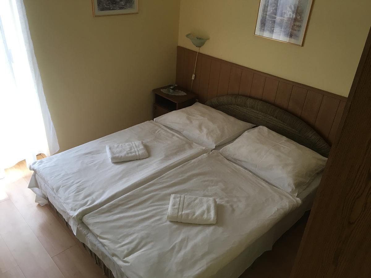 Muskatli Panzio Bed & Breakfast Győr Eksteriør bilde